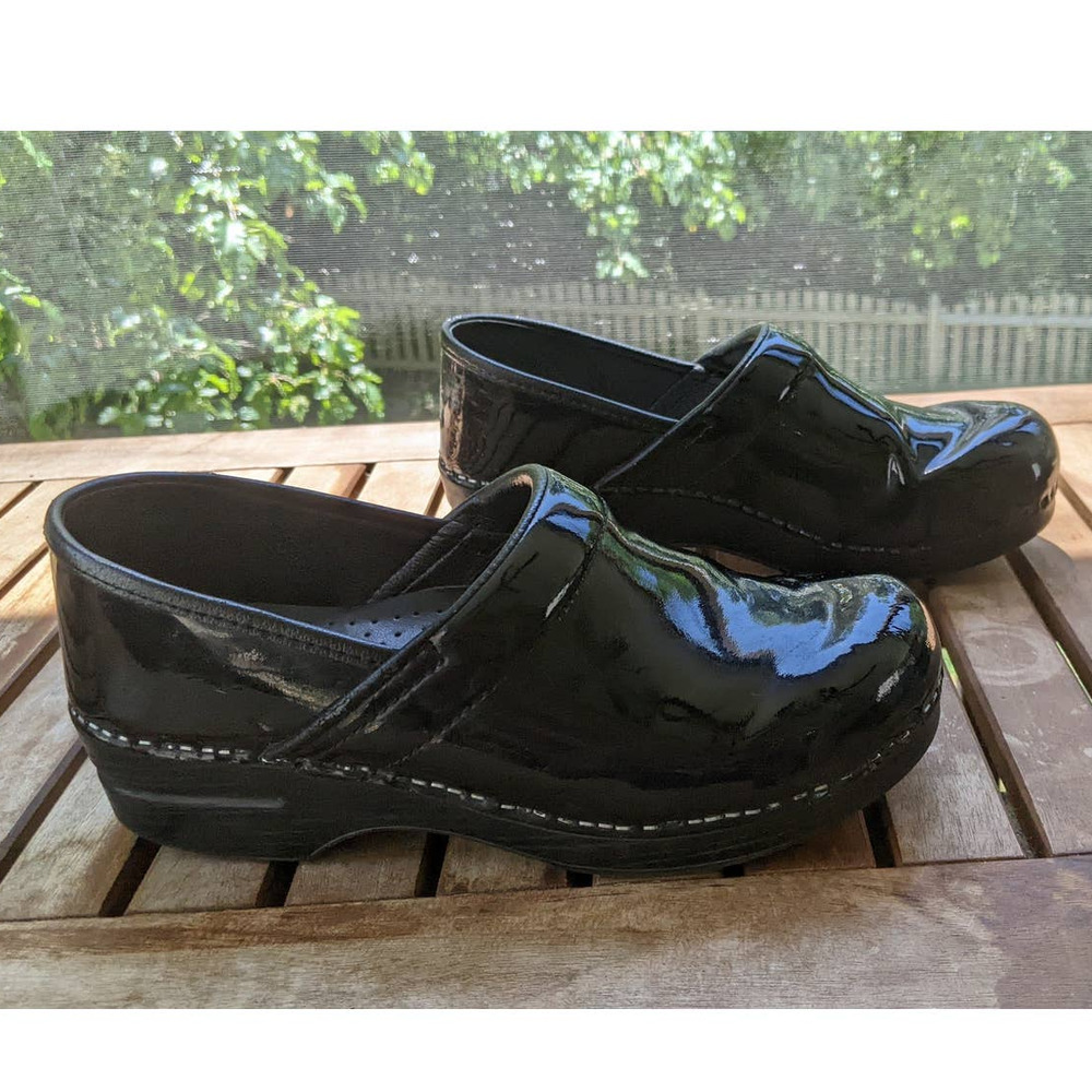 Dansko Women’s Professional Clogs Black Patent Leather Shoes 10.5-11